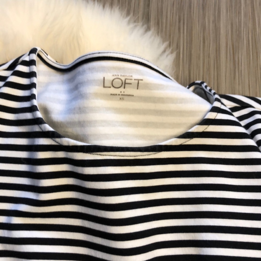 Loft ruffle top - Picture 2 of 2
